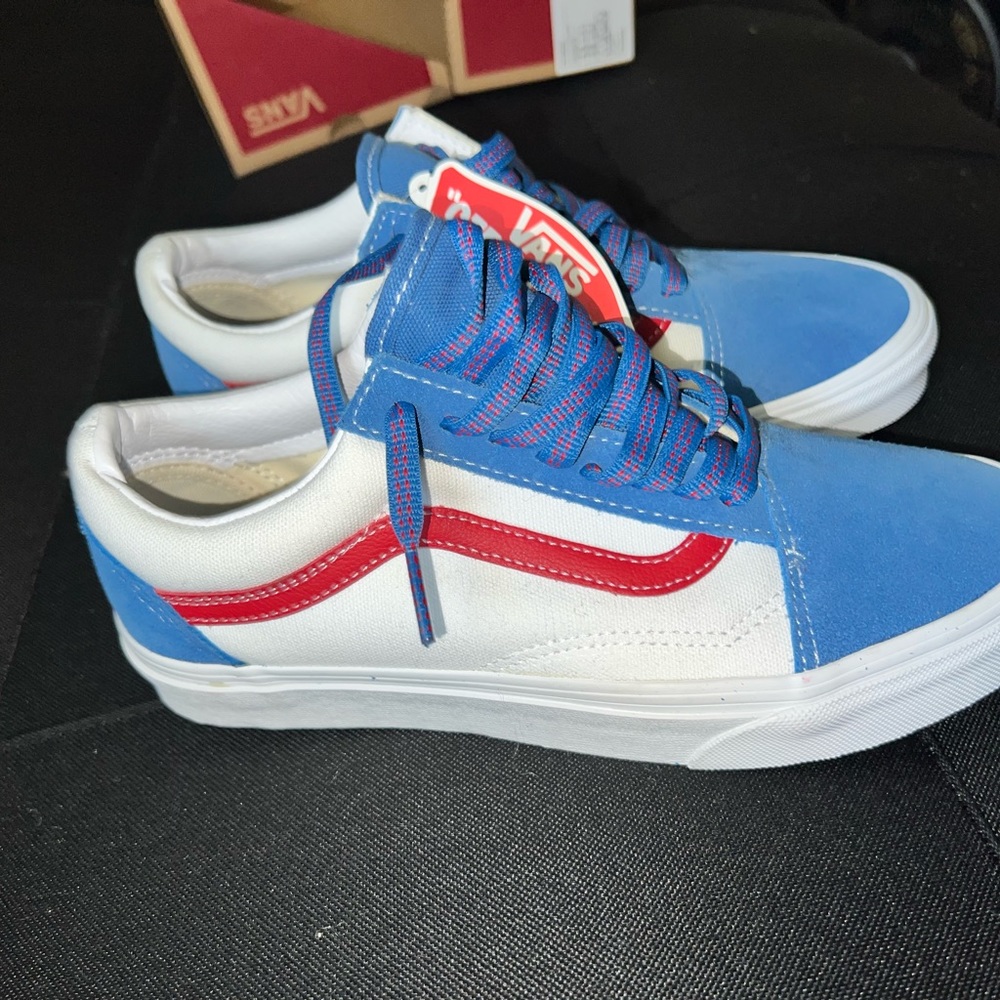 BNWT patriotic old school style vans